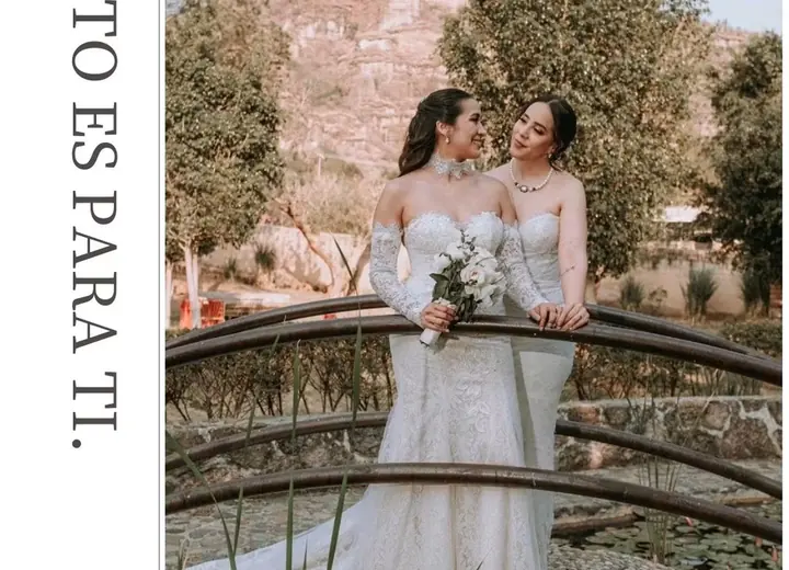 Pareja de novias en Jardín Marquina Tepoztlán